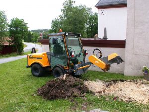 800px-Stump_grinder_001